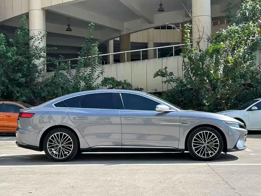 BYD Han — миниатюра 7