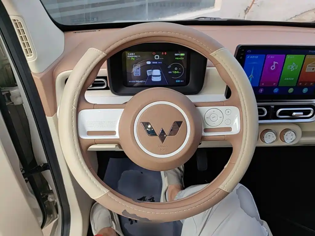 Wuling MINIEV — миниатюра 11