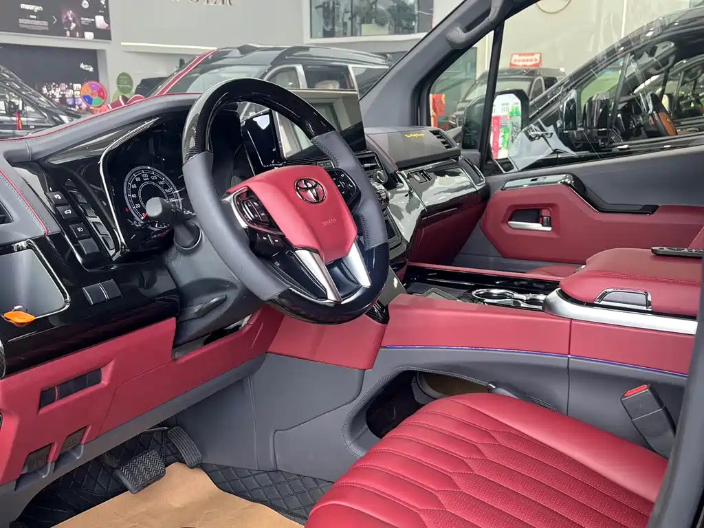 Toyota HiAce 2025 3.5L AT
