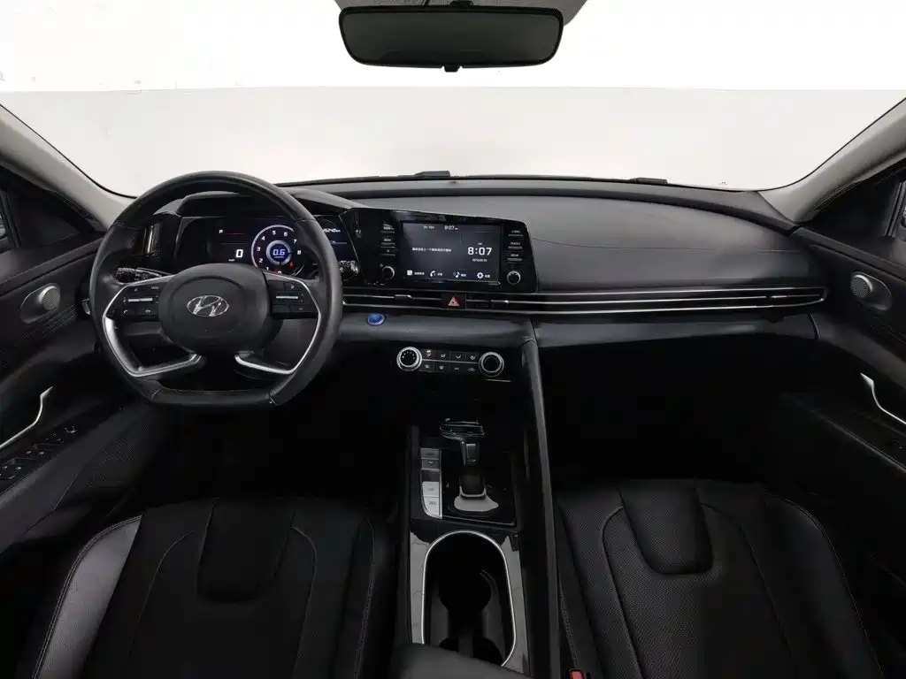 Hyundai Elantra — миниатюра 5