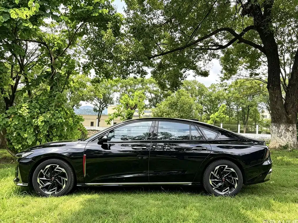 Hongqi Hongqi H6 — миниатюра 7