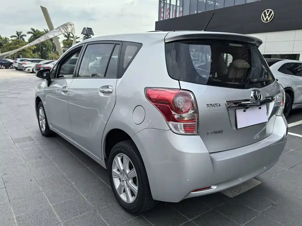Toyota Verso — миниатюра 6