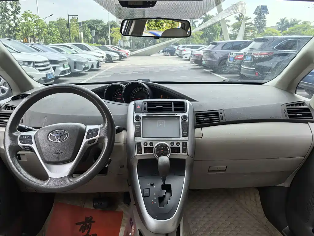 Toyota Verso — миниатюра 10