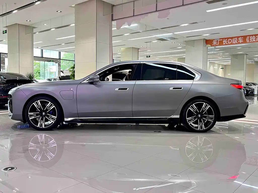 BMW i7 — миниатюра 3