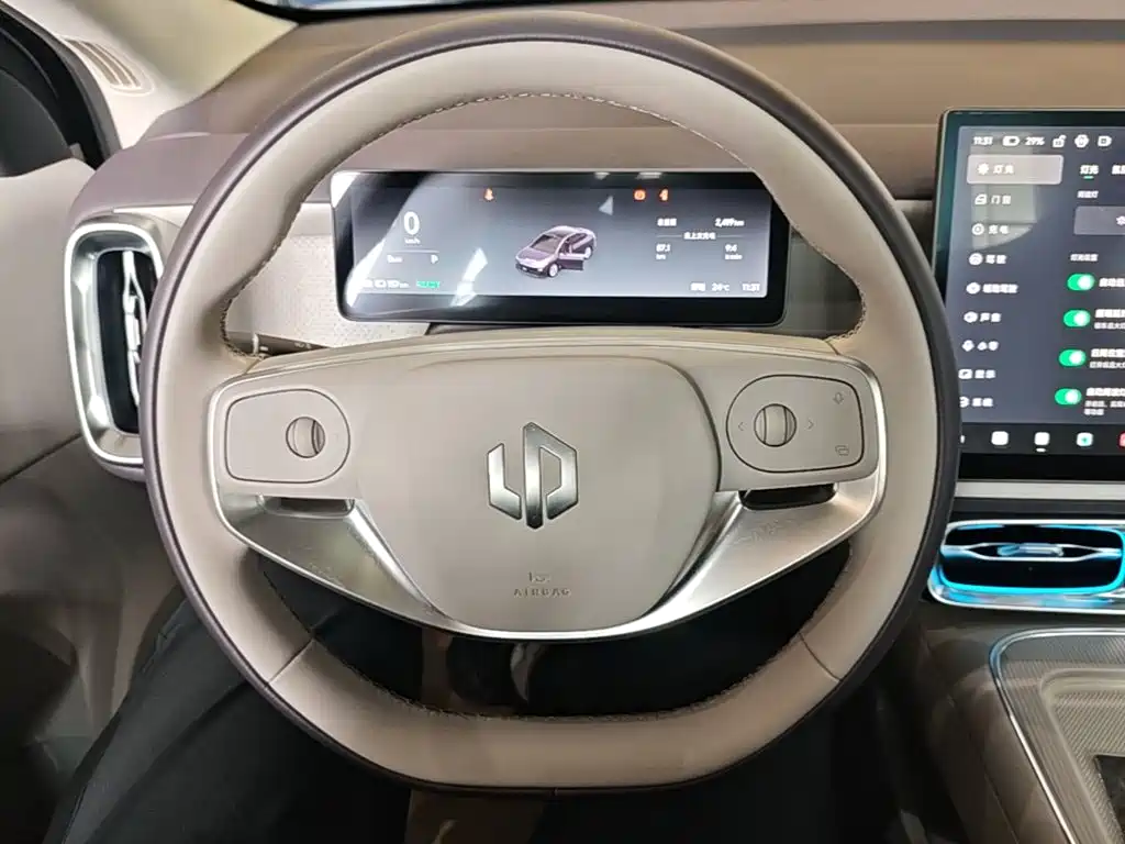 Leapmotor Leapmotor B01 — миниатюра 11