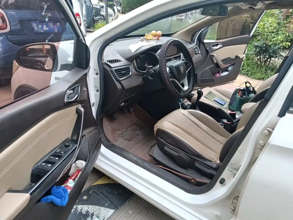 Baojun 310W — миниатюра 17