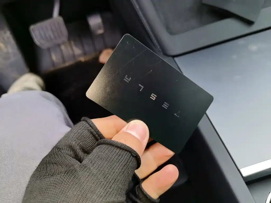 Tesla Model 3 — миниатюра 9