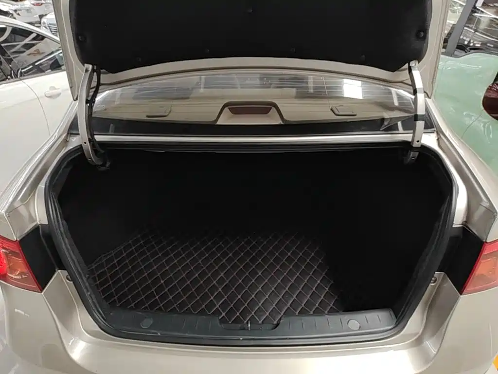 Roewe 350 — миниатюра 19