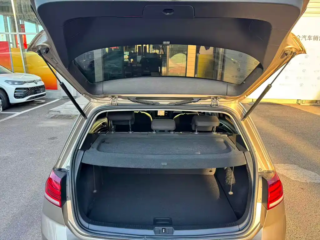 Volkswagen Golf — миниатюра 6