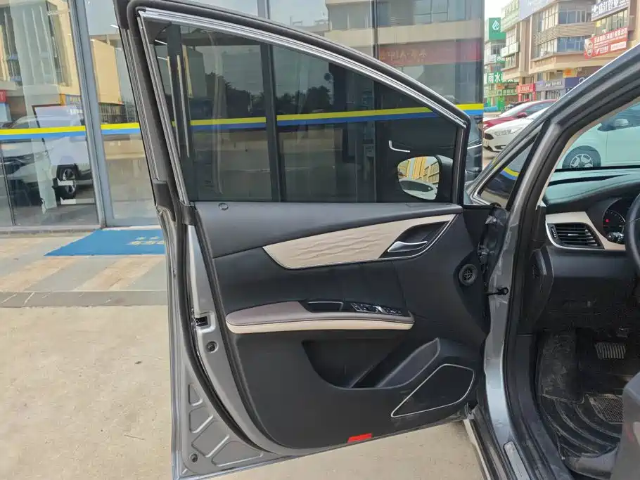 BYD MAX New Energy — миниатюра 7
