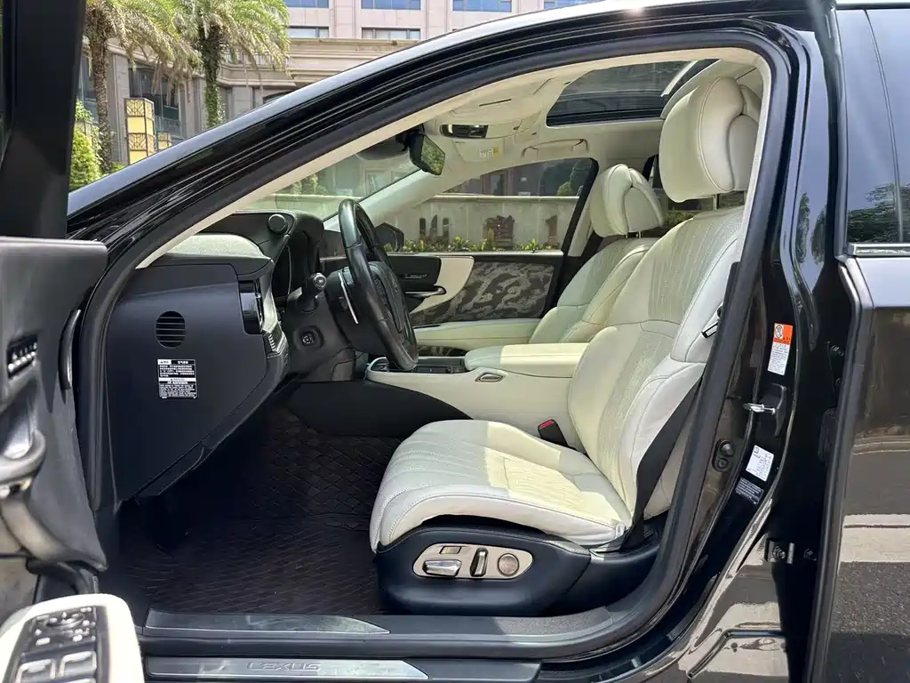 Lexus LS 2021 500h Executive