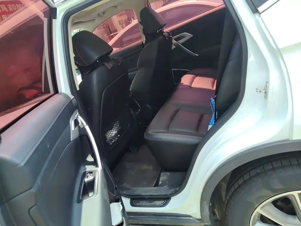 Geely Boyue — миниатюра 13