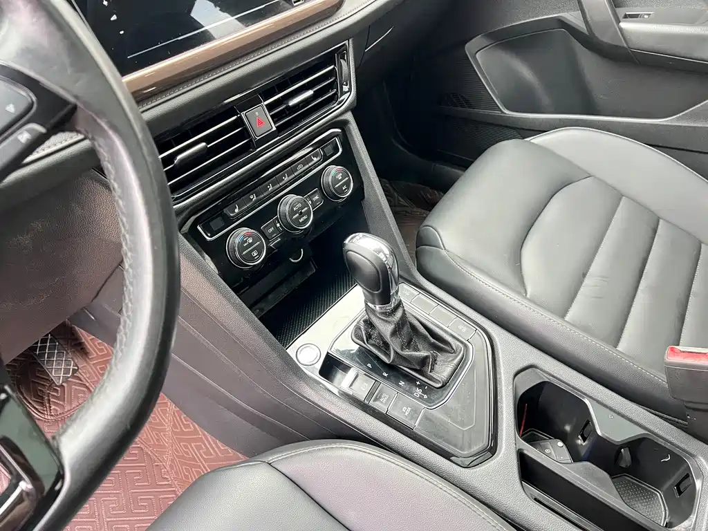 Volkswagen Tharu — миниатюра 7