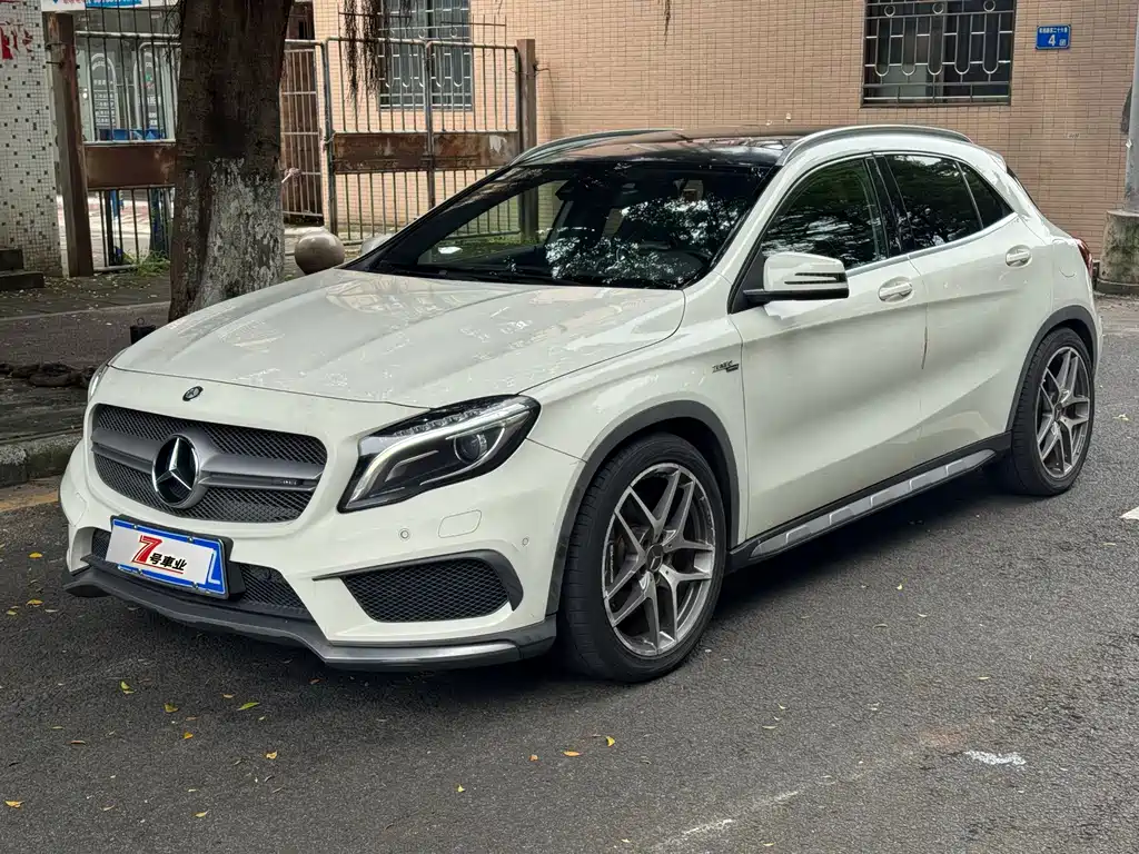 Mercedes-Benz GLA AMG
