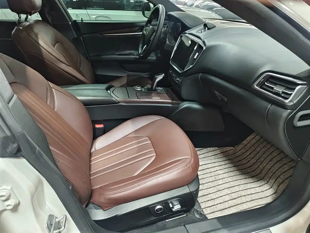 Maserati Ghibli 2021 2.0T