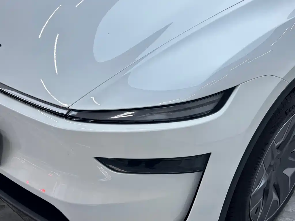 Tesla Model Y L — миниатюра 11