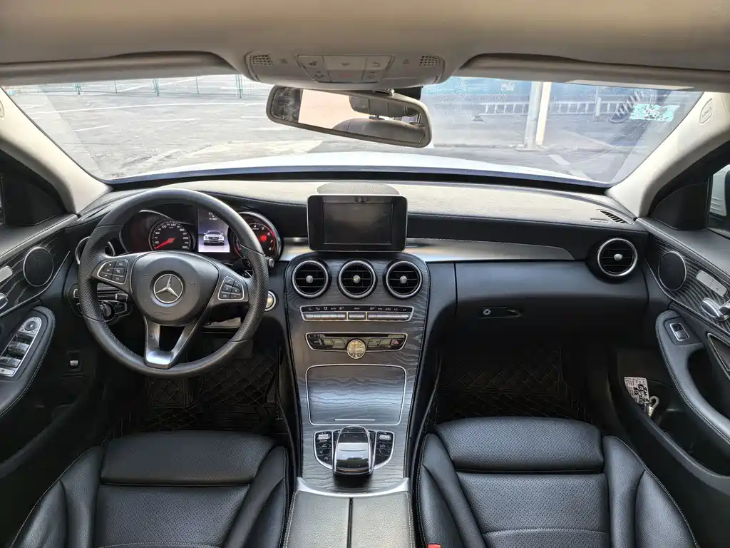 Mercedes-Benz C-Class — миниатюра 14