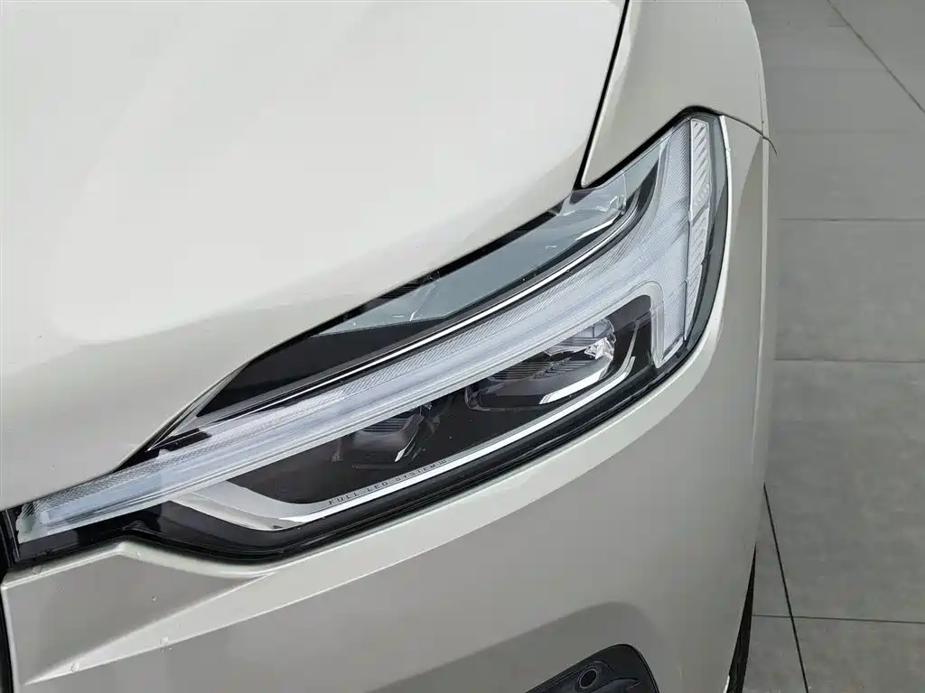 Volvo XC60 2019 T5 V
