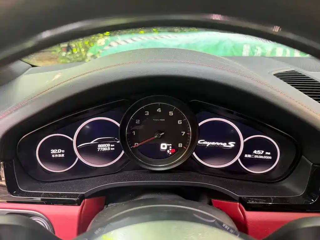 Porsche Cayenne — миниатюра 3