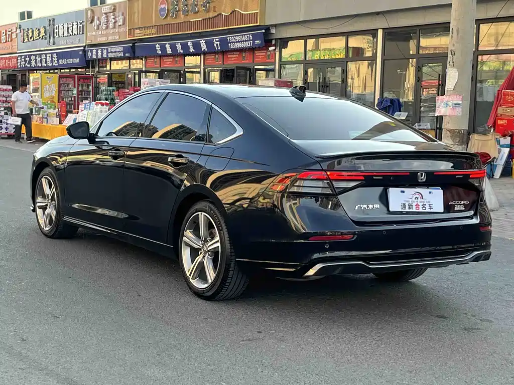 Honda Accord — миниатюра 8