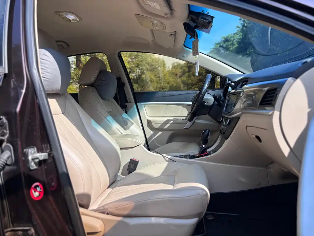 Geely Emgrand — миниатюра 12