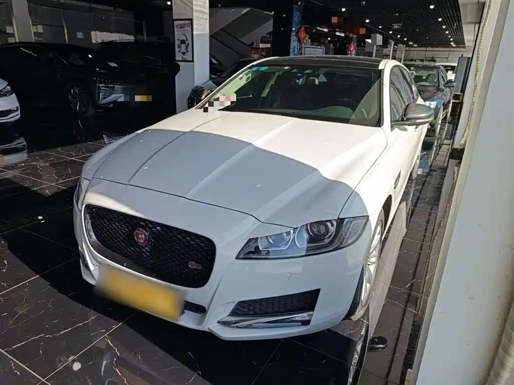 Jaguar XFL 2017