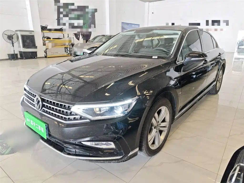 Volkswagen Magotan 2025