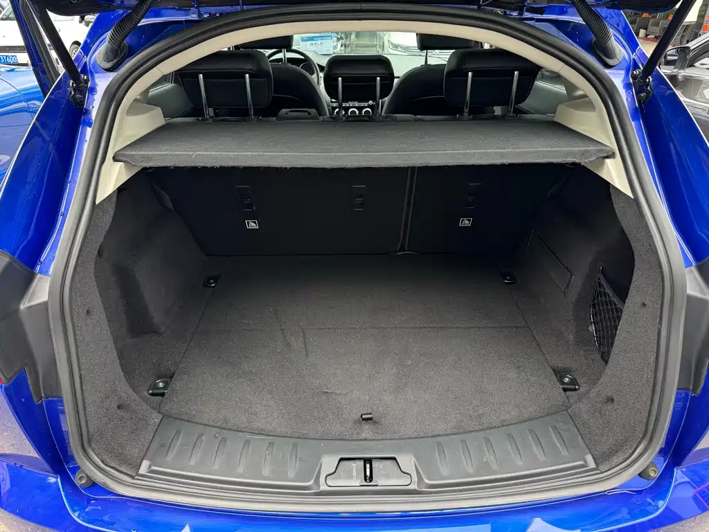 Jaguar E-PACE — миниатюра 16