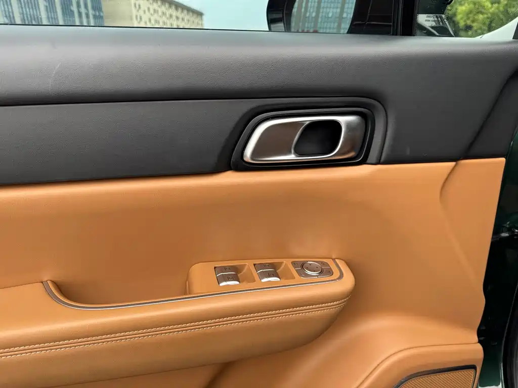 Li Auto Li ONE — миниатюра 12