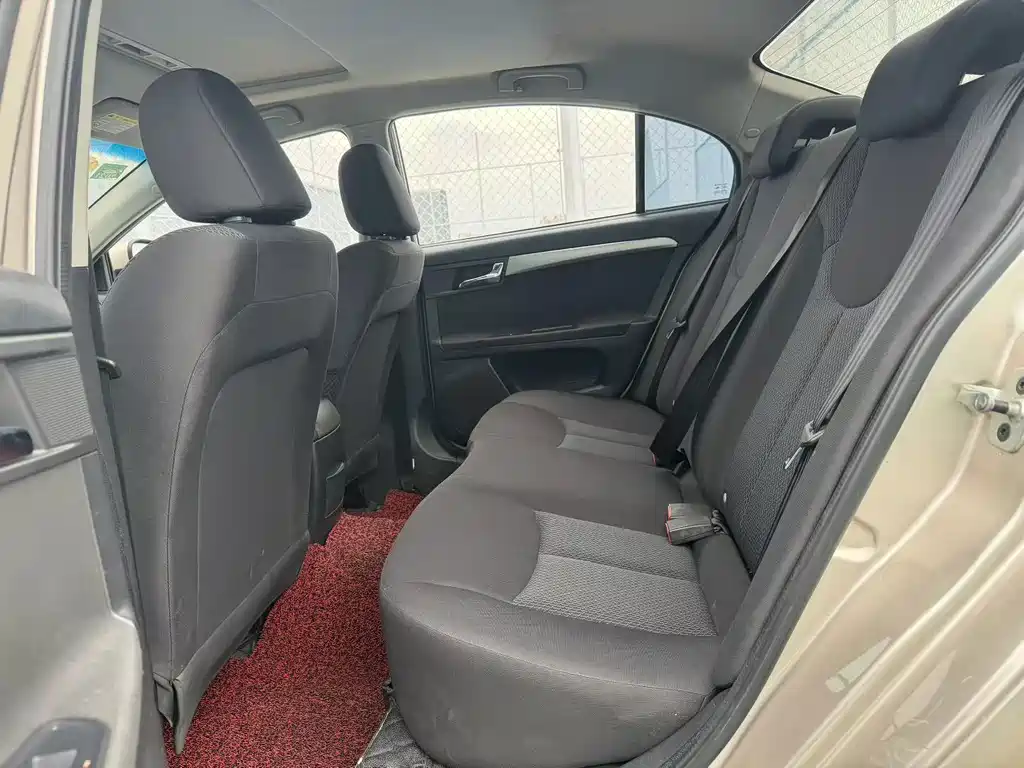 Roewe 350 — миниатюра 8