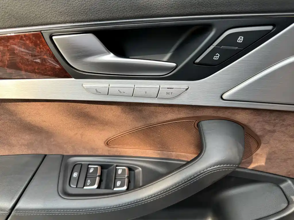 Audi A8 — миниатюра 18