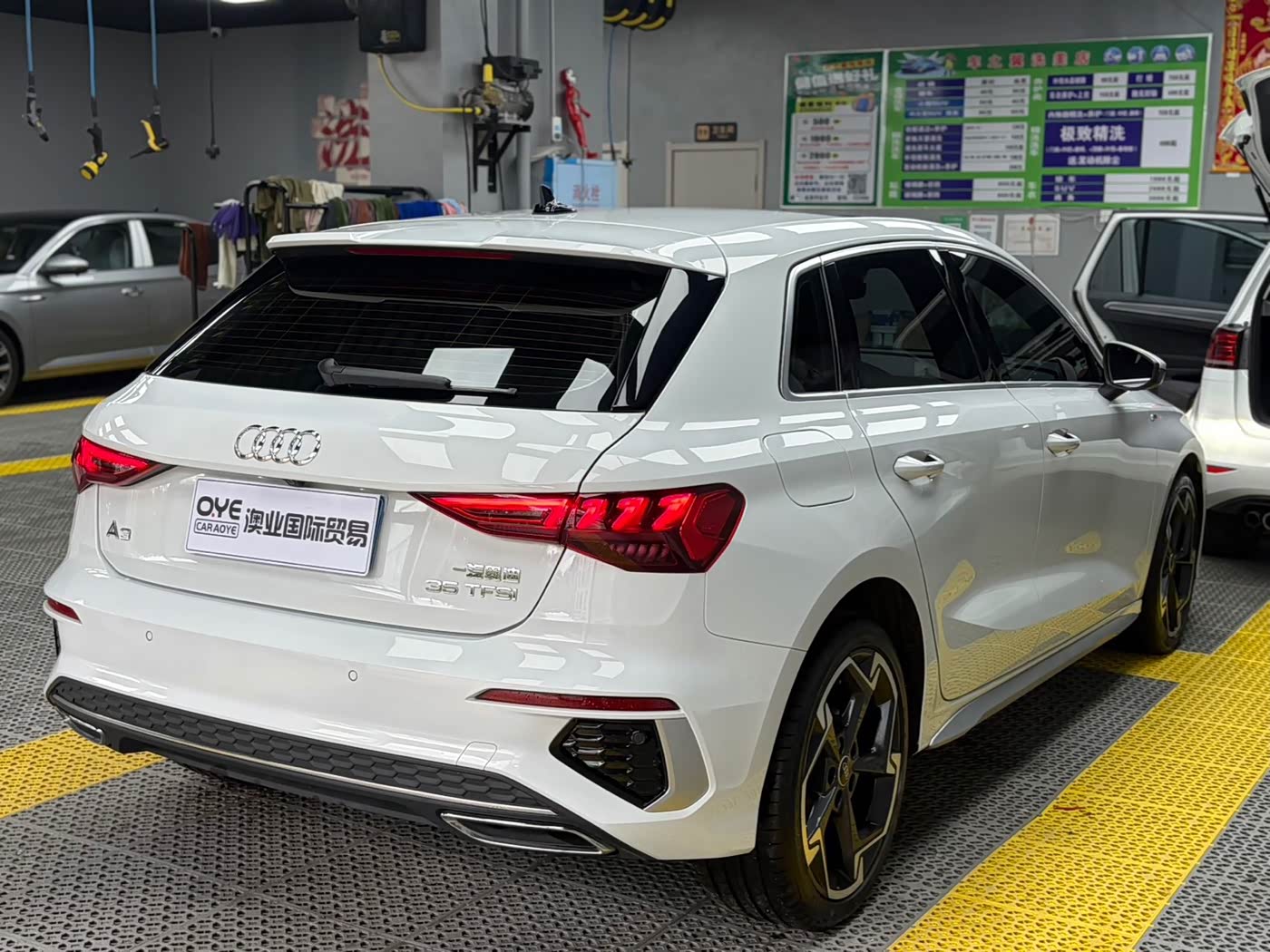 Audi A3 1.4 л 2023 г. Белый, пробег 22500 км
