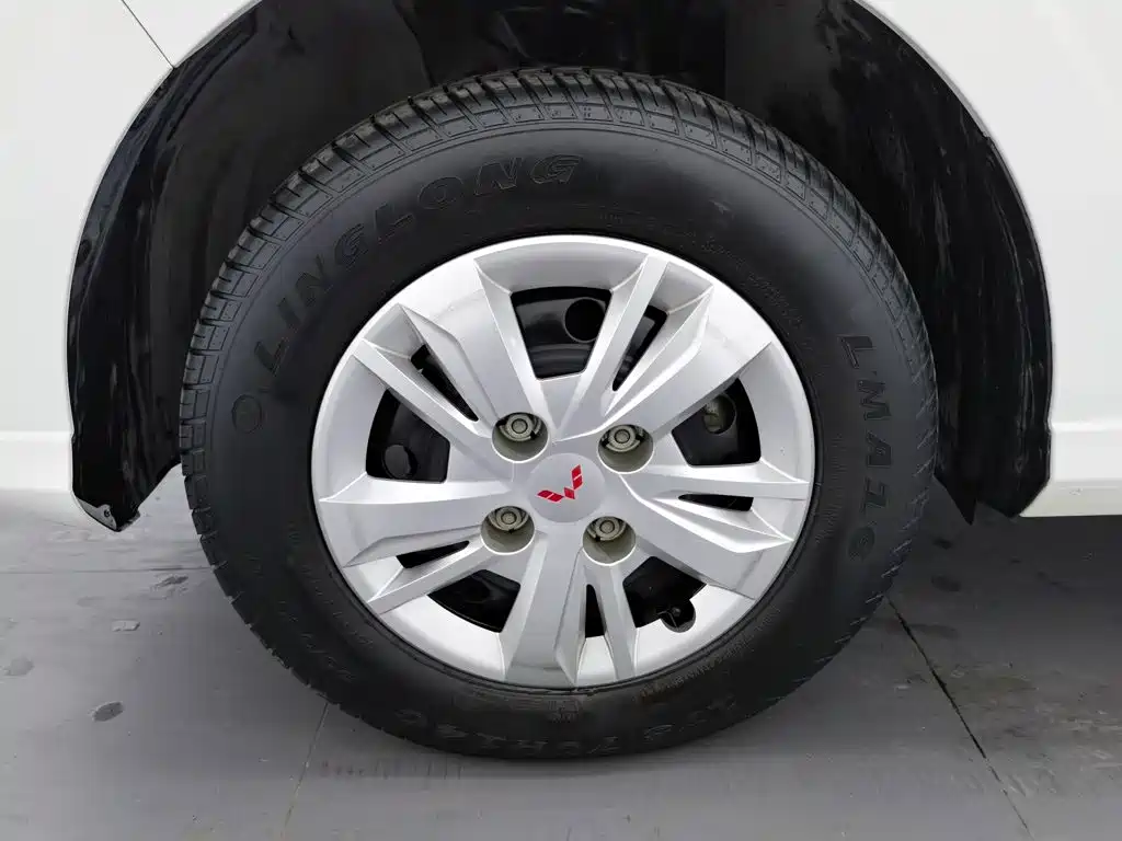 Wuling Hongguang — миниатюра 17