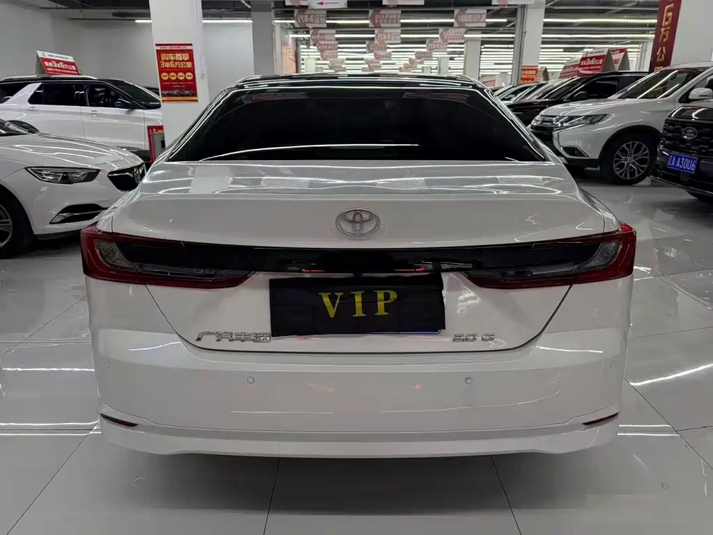 Toyota Camry — миниатюра 8