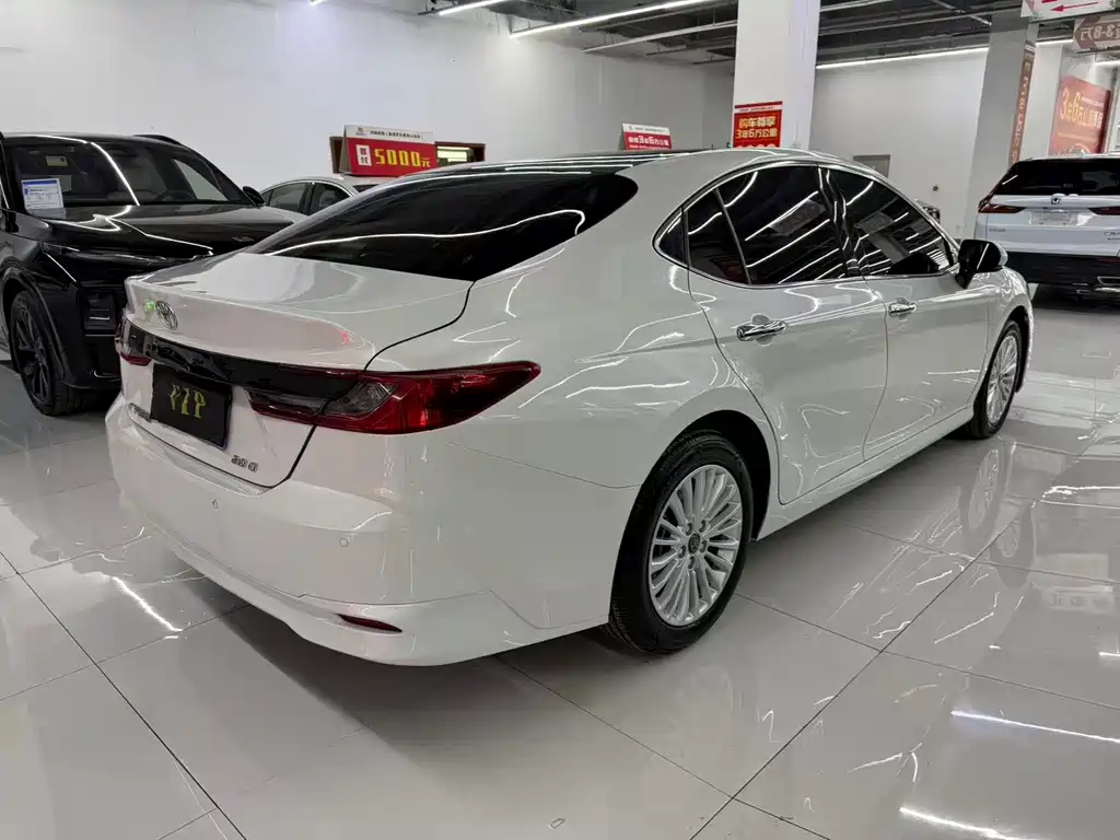 Toyota Camry — миниатюра 7