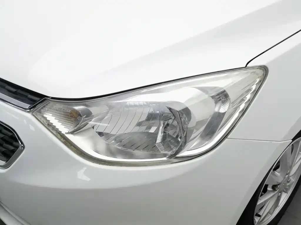 Chevrolet Sail — миниатюра 7