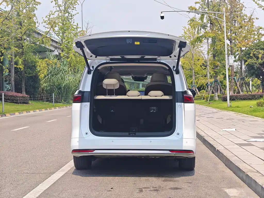 BYD Xia — миниатюра 6