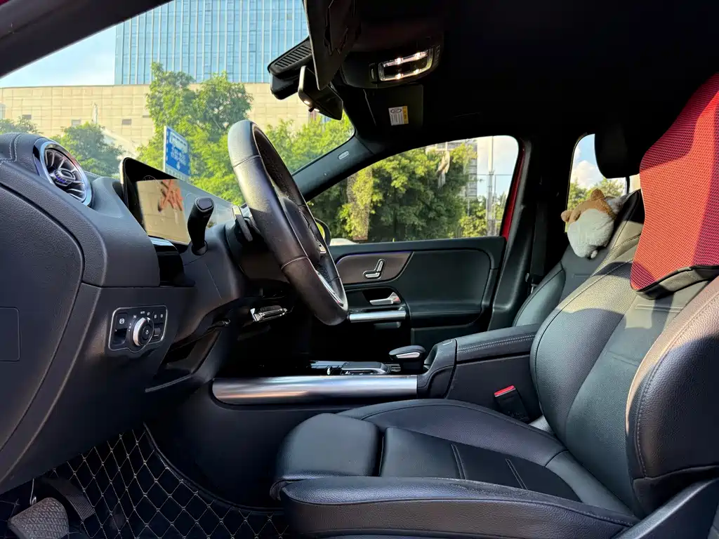 Mercedes-Benz GLA — миниатюра 10