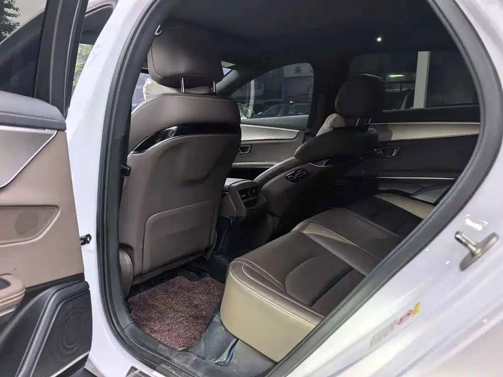 BYD Han — миниатюра 5