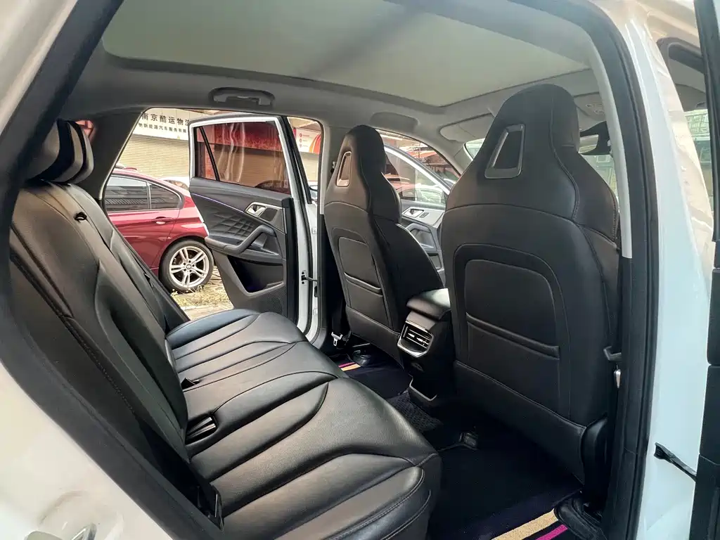 Roewe RX5 New Energy — миниатюра 11