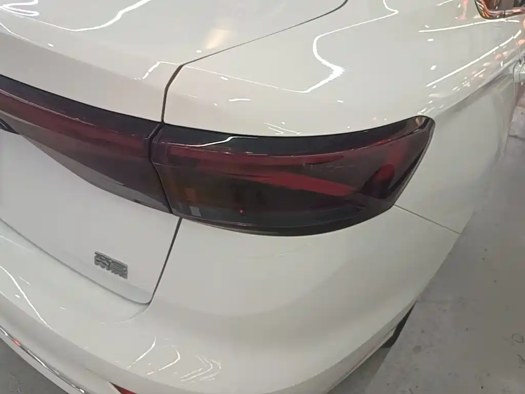Geely Emgrand — миниатюра 8