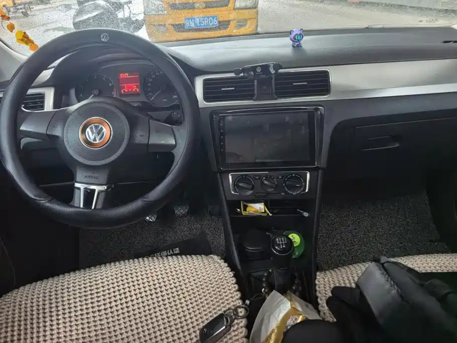 Volkswagen Santana — миниатюра 12