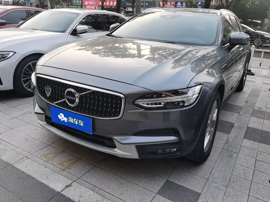Volvo V90