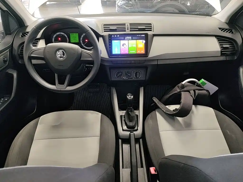 Skoda Fabia — миниатюра 10