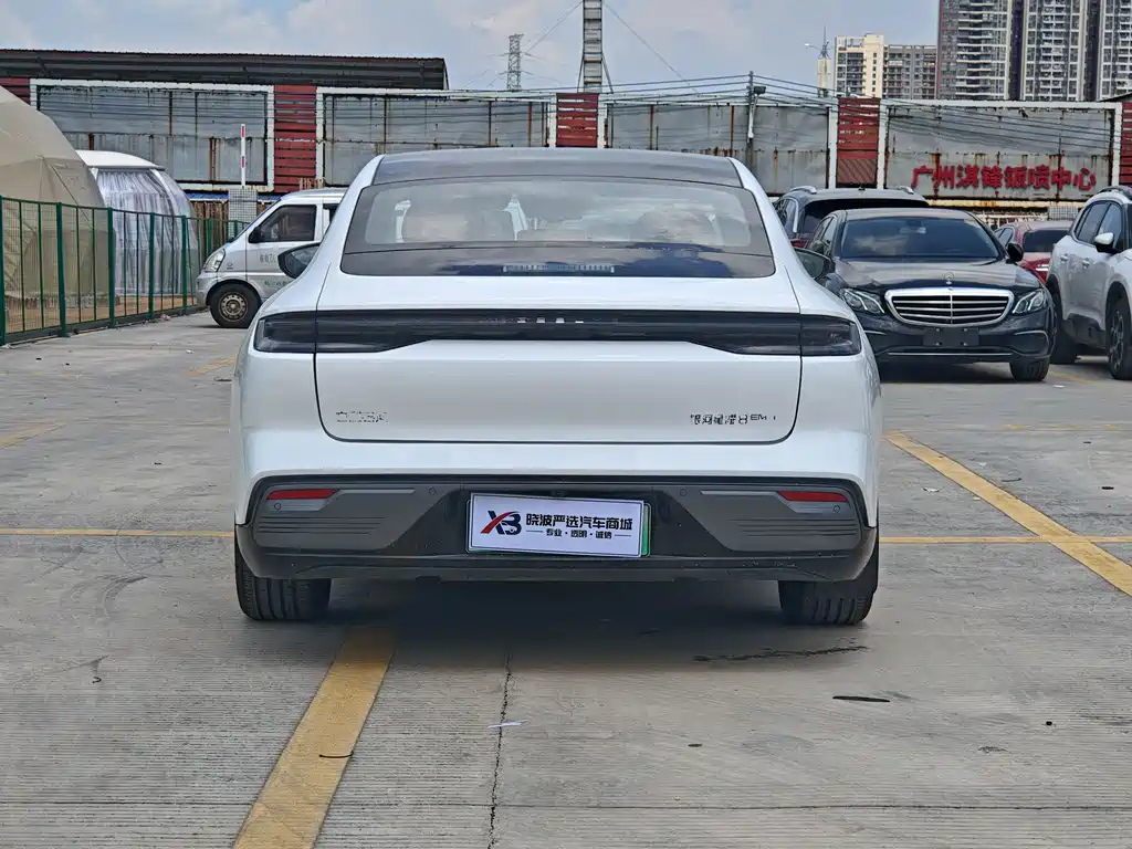 GEELY GALAXY GALAXY SPARKLE 8