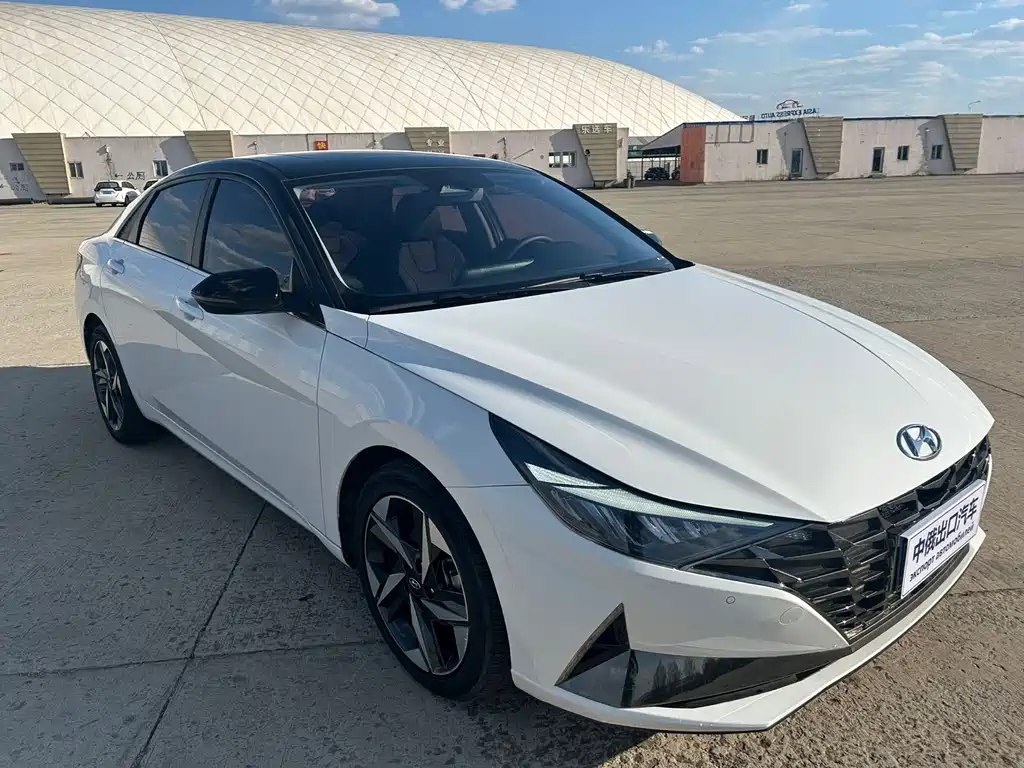 Hyundai Elantra 2022