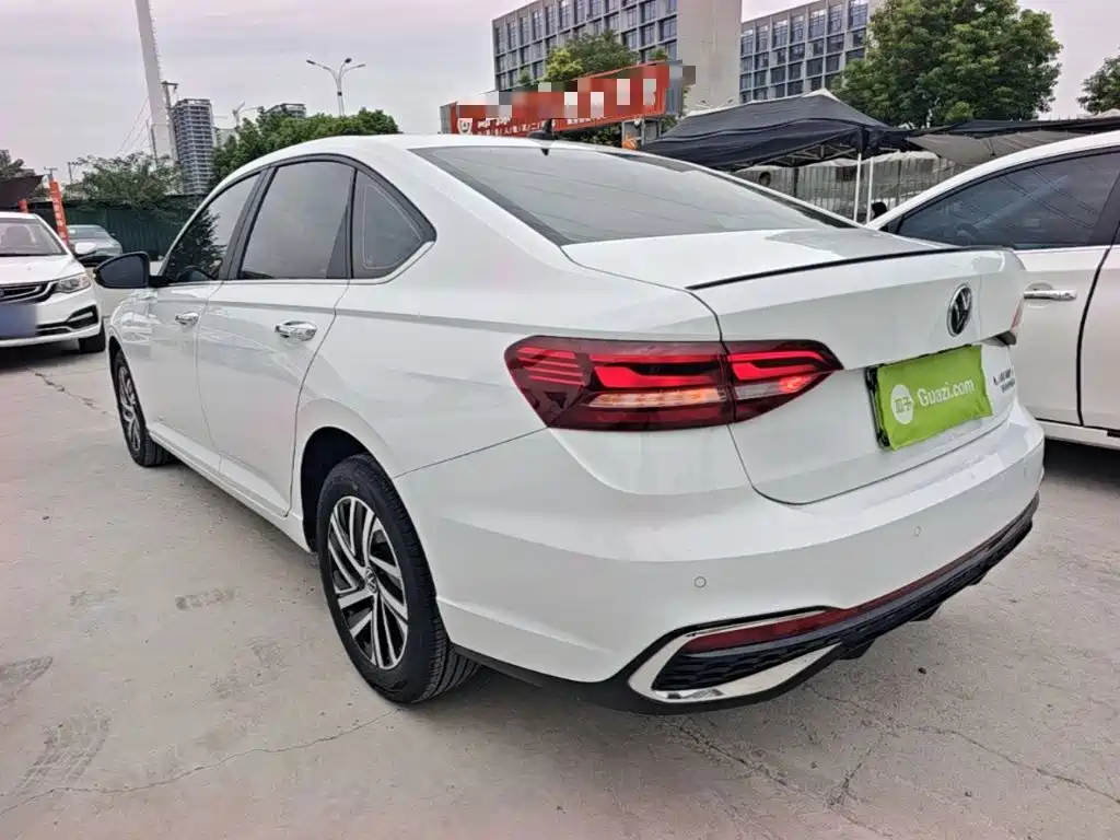 Volkswagen Lavida — миниатюра 5