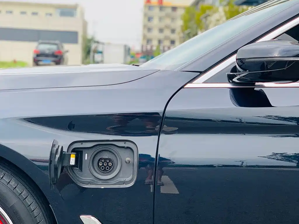 BMW 5 Series New Energy — миниатюра 6