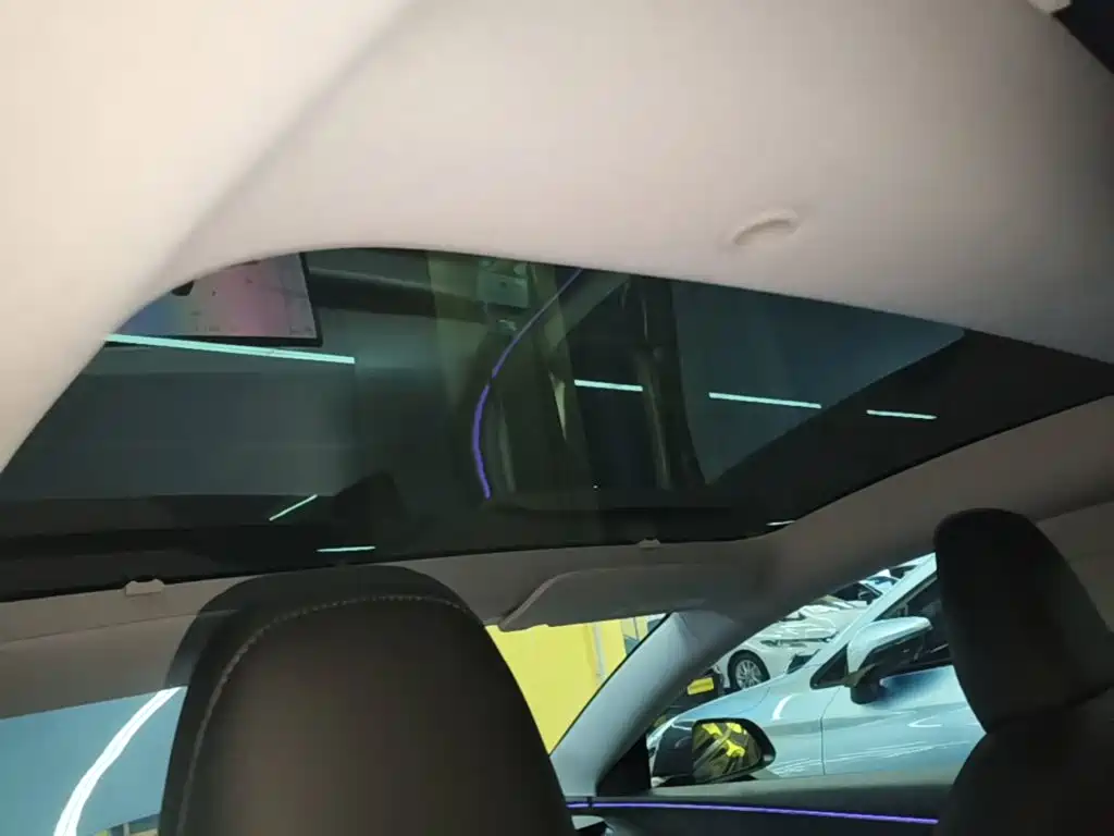 Tesla Model 3 — миниатюра 18