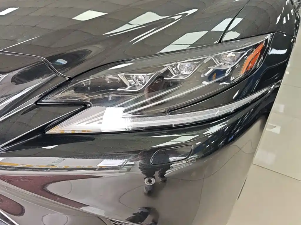 Lexus LS — миниатюра 24